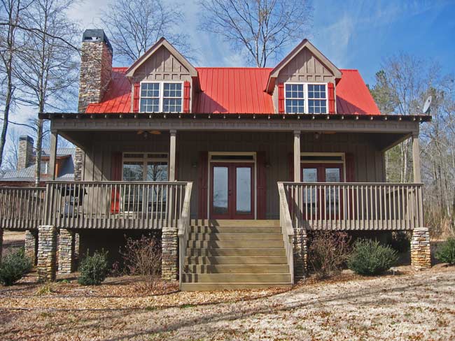  Small  3 Bedroom Lake Cabin with Open and Screened  Porch 